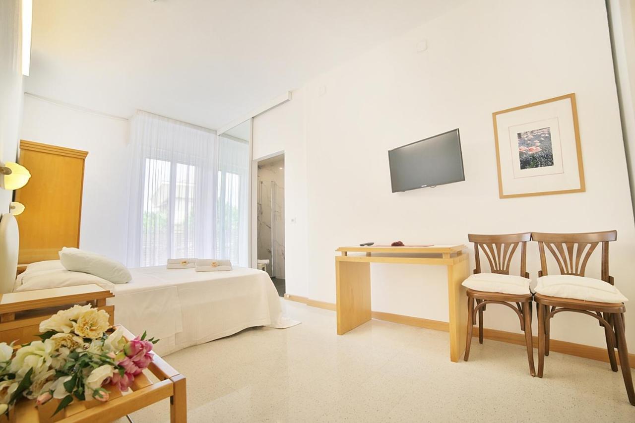 Hotel Pinocchio Κατόλικα Εξωτερικό φωτογραφία